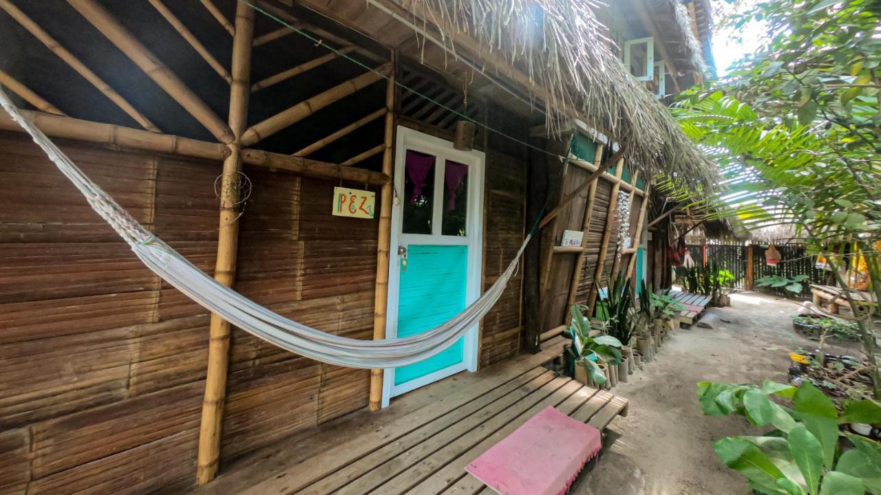 Raices Mompiche Hotel Exterior photo