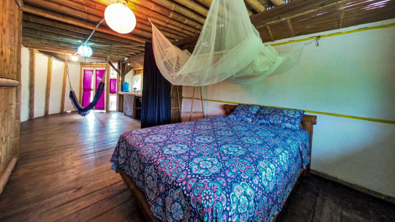 Raices Mompiche Hotel Exterior photo